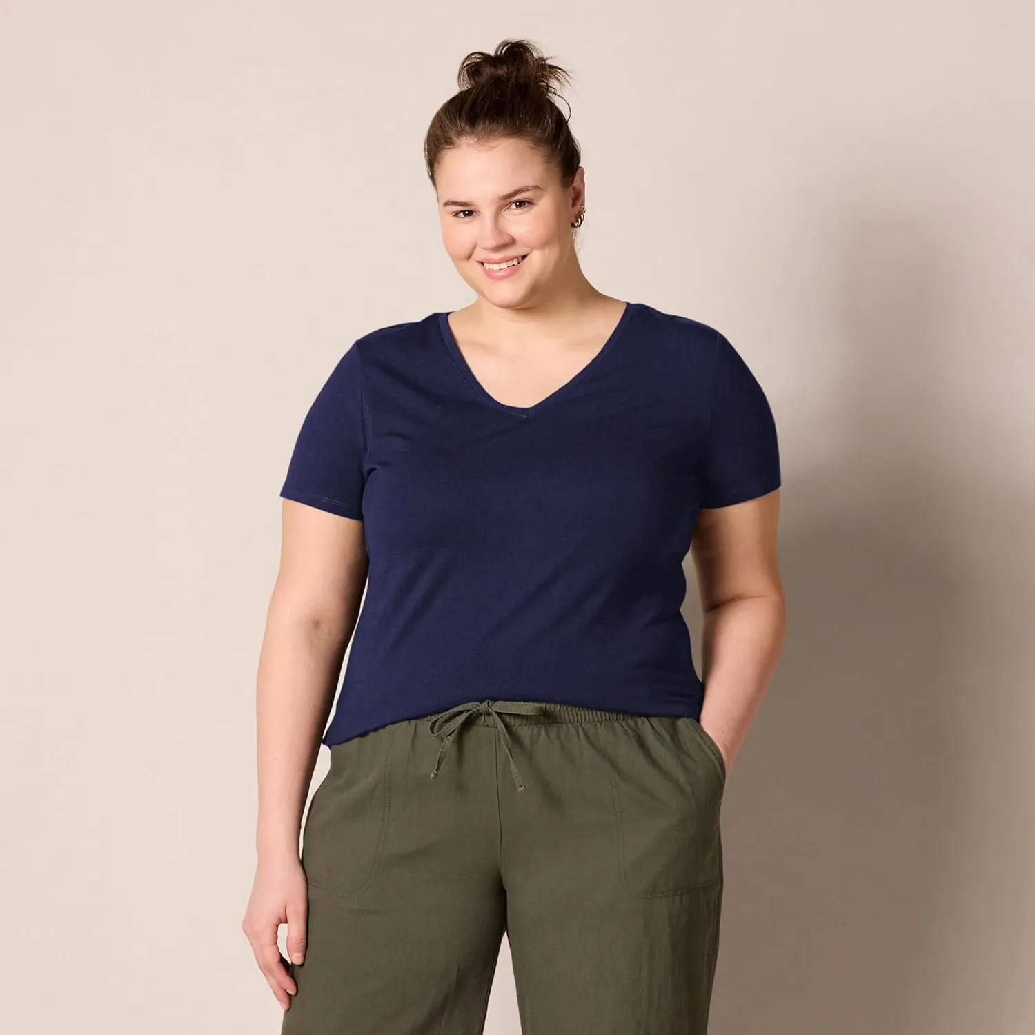 Amazon Essentials Women's Classic-Fit Short-Sleeve V-Neck T-Shirt, Multipacks