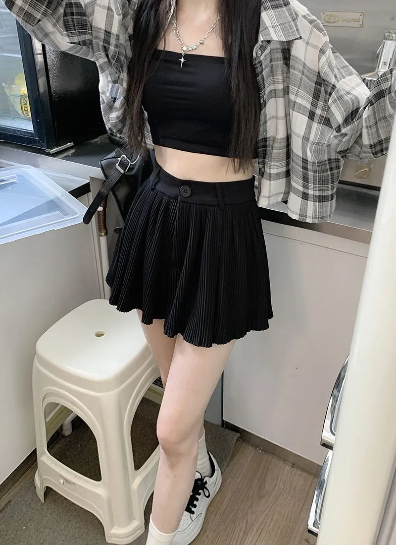 Black Pleated Stylish Buttoned Mini Skirt