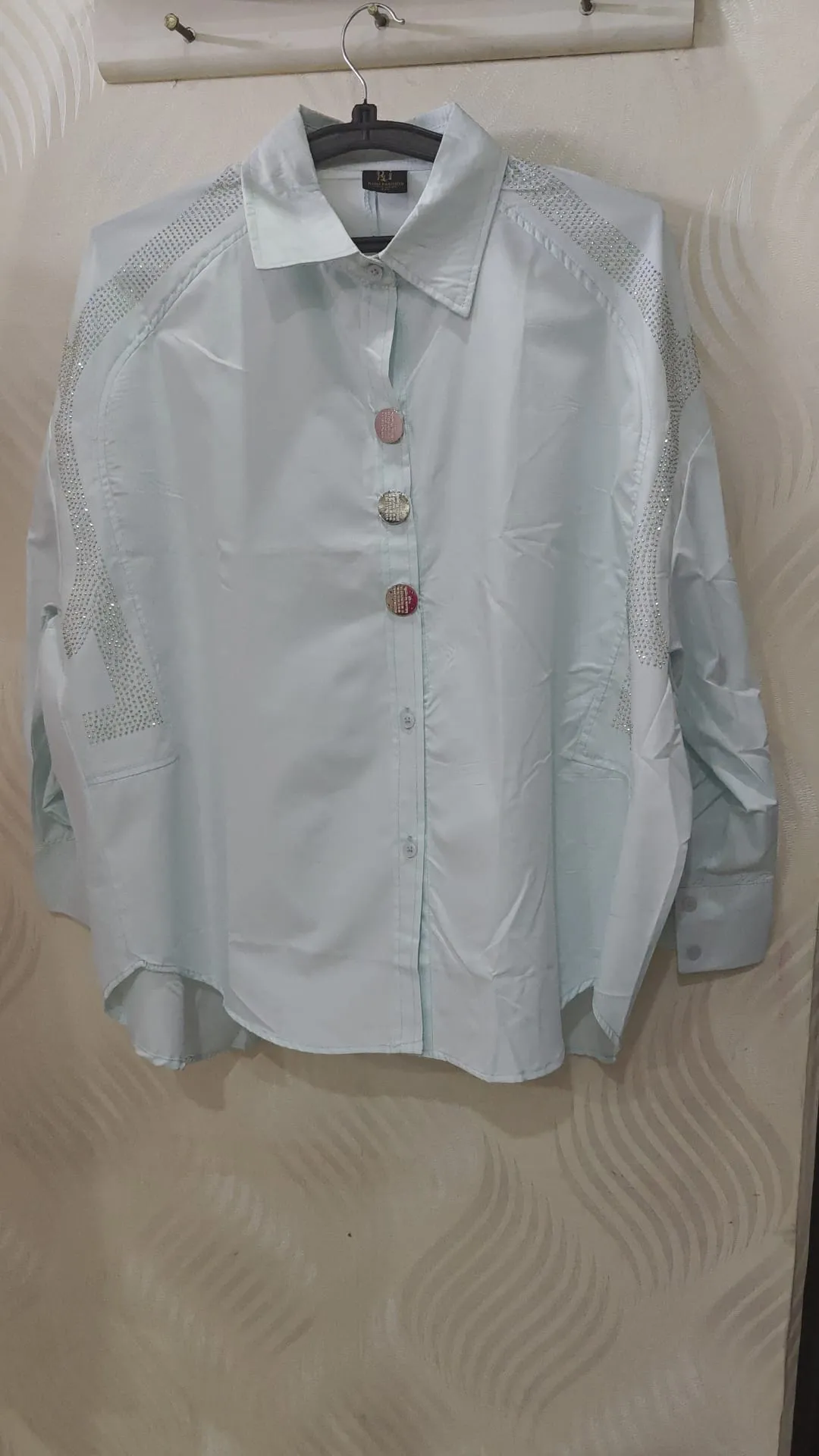Cotton shirt with shoulder work