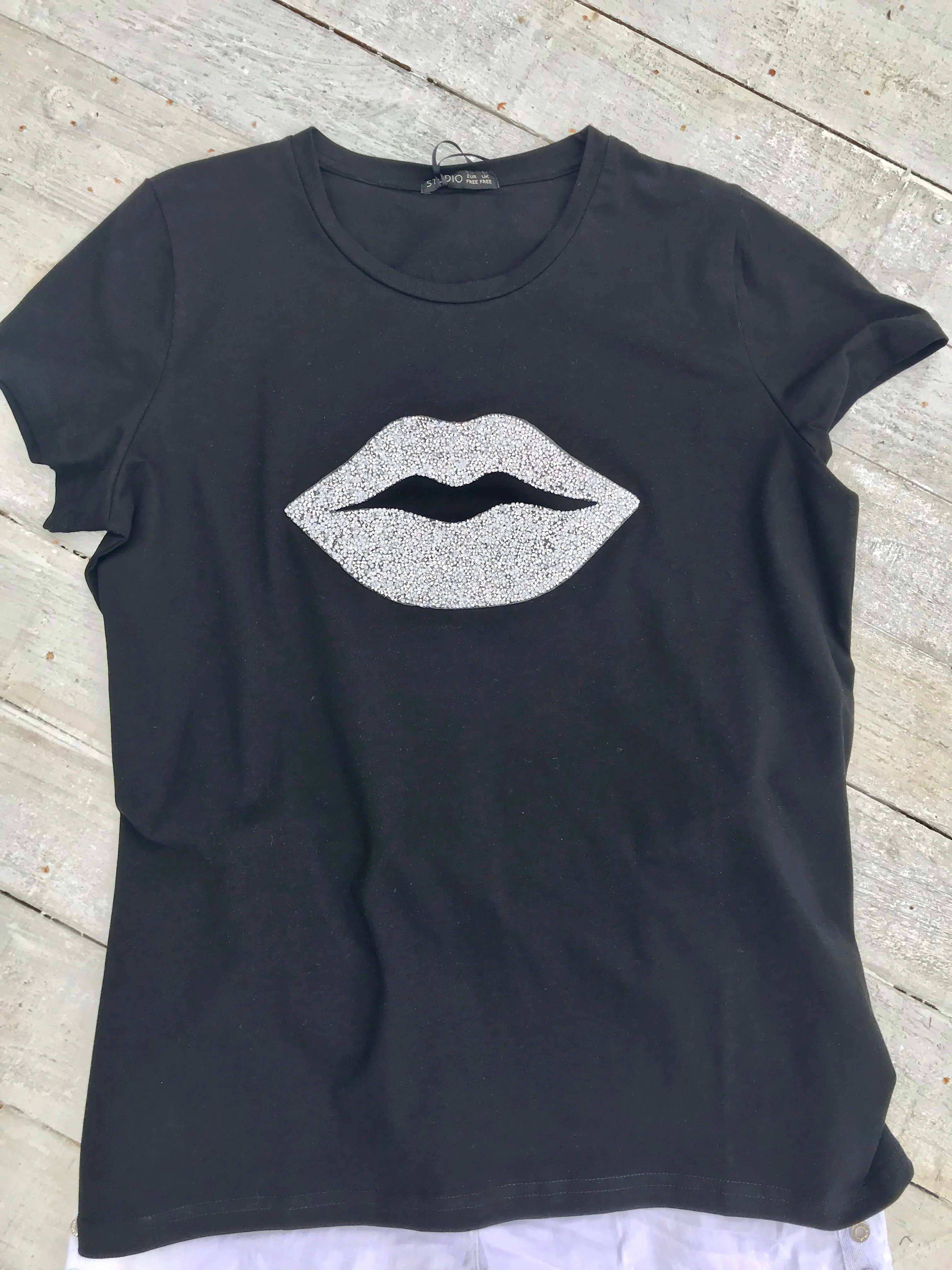 Diamonte lips super stretchy one size T-Shirt in Black