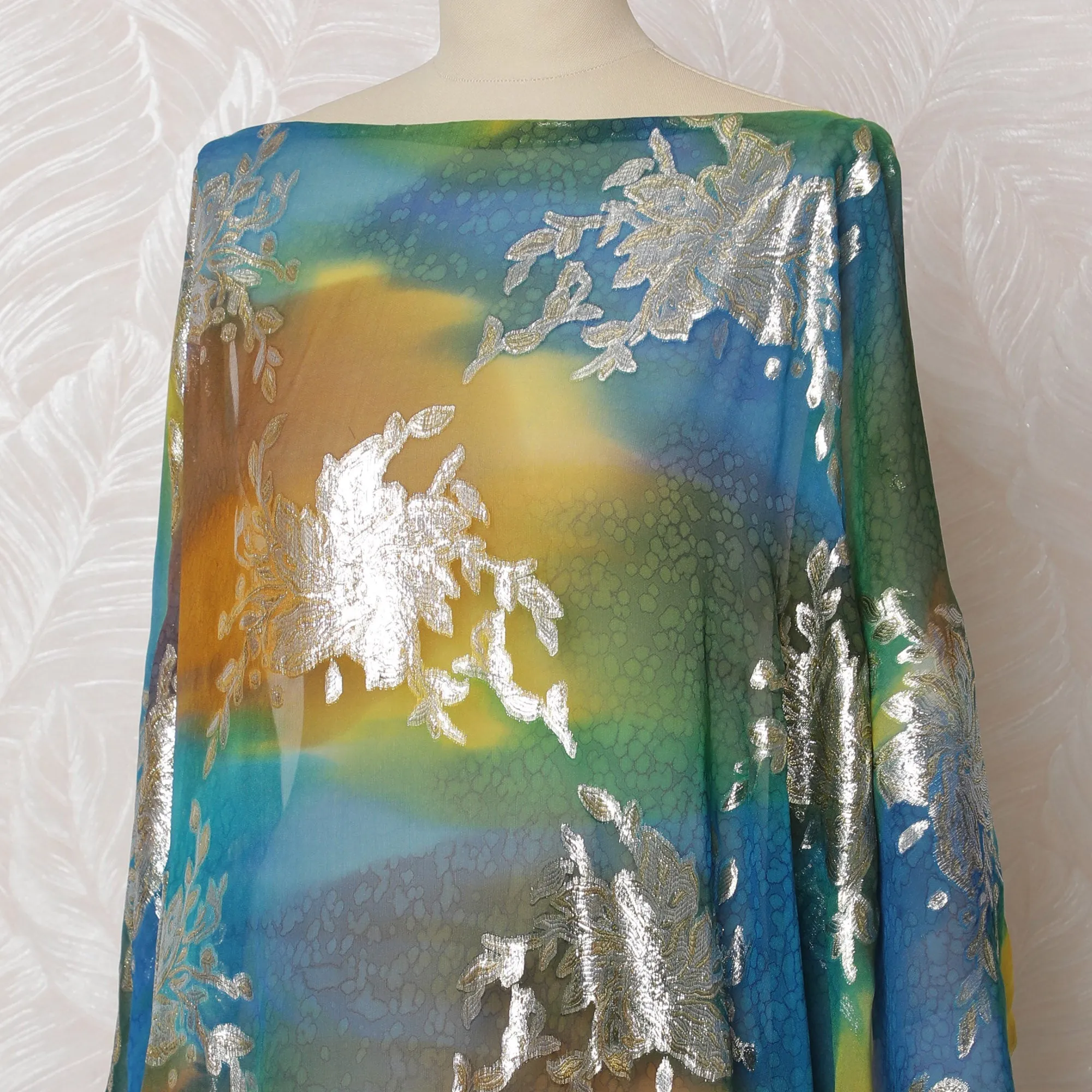 Traditional Somali Dirac Fabric in Pure Silk Chiffon with Metallic Lurex, Green and Blue Ombre, 3.5 Meters, 140 cm Width-D19899
