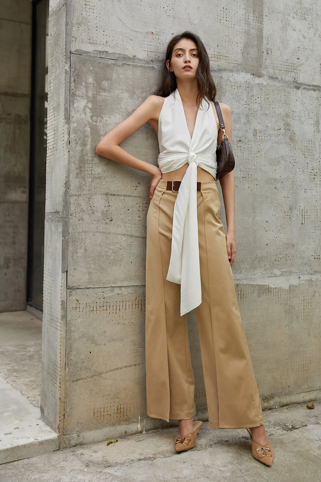 V-neck halterneck twist top | White top | Vacation top